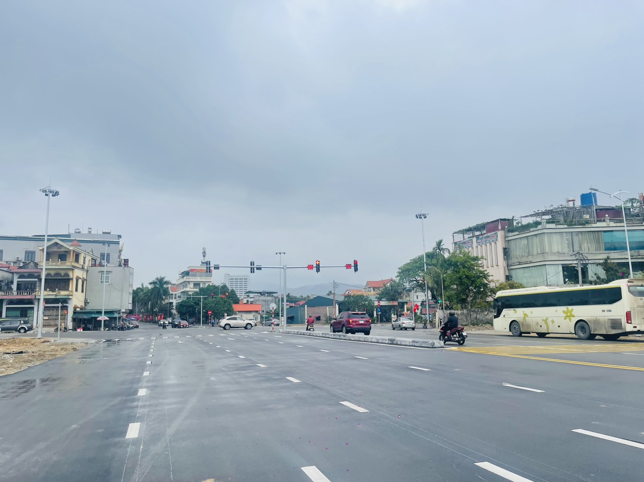 ** Bán lô trục chính đường Trần Hưng Đạo Thành Phố Uông Bí tỉnh Quảng Ninh 13332720