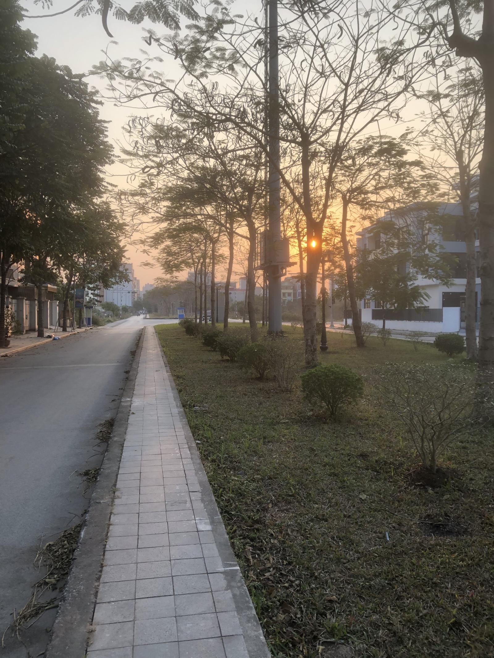 Cho thuê mặt bằng tầng 1 nhà liền kề KĐT An Hưng, Dương Nội rộng 82,5m đã hoàn thiện giá 9 triệu
 13333619