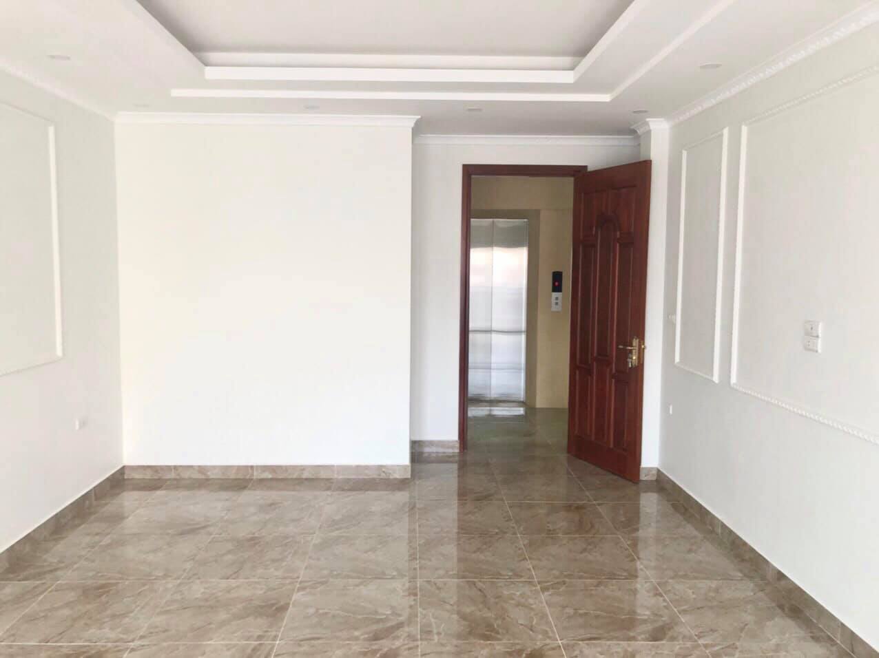 Bán Nhà Hoàng Văn Thái 68m 7T MT4m 18 tỷ Thang Máy Gara 13339738