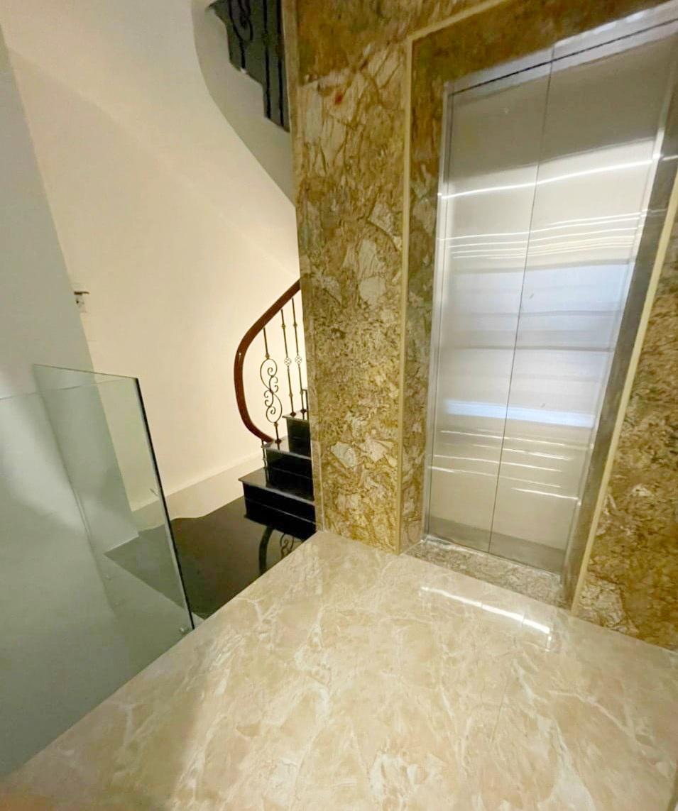 Bán nhà mặt phố Vũ Ngọc Phan 68m Phân lô 2 thoáng 7 tầng thang máy KD giá ngon 13340910