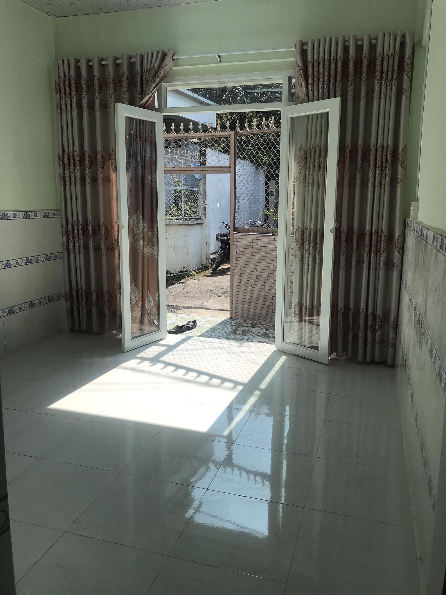 Nhà mới xây 2 phòng ngủ_ Hẻm ô tô_ 67 m2, chỉ 3 tỷ 850 triệu( 57,5 triệu/m2)_ Ngay Chợ Thủ Đức, Kha Vạn Cân, Linh Chiểu,Thủ Đức. 13347199