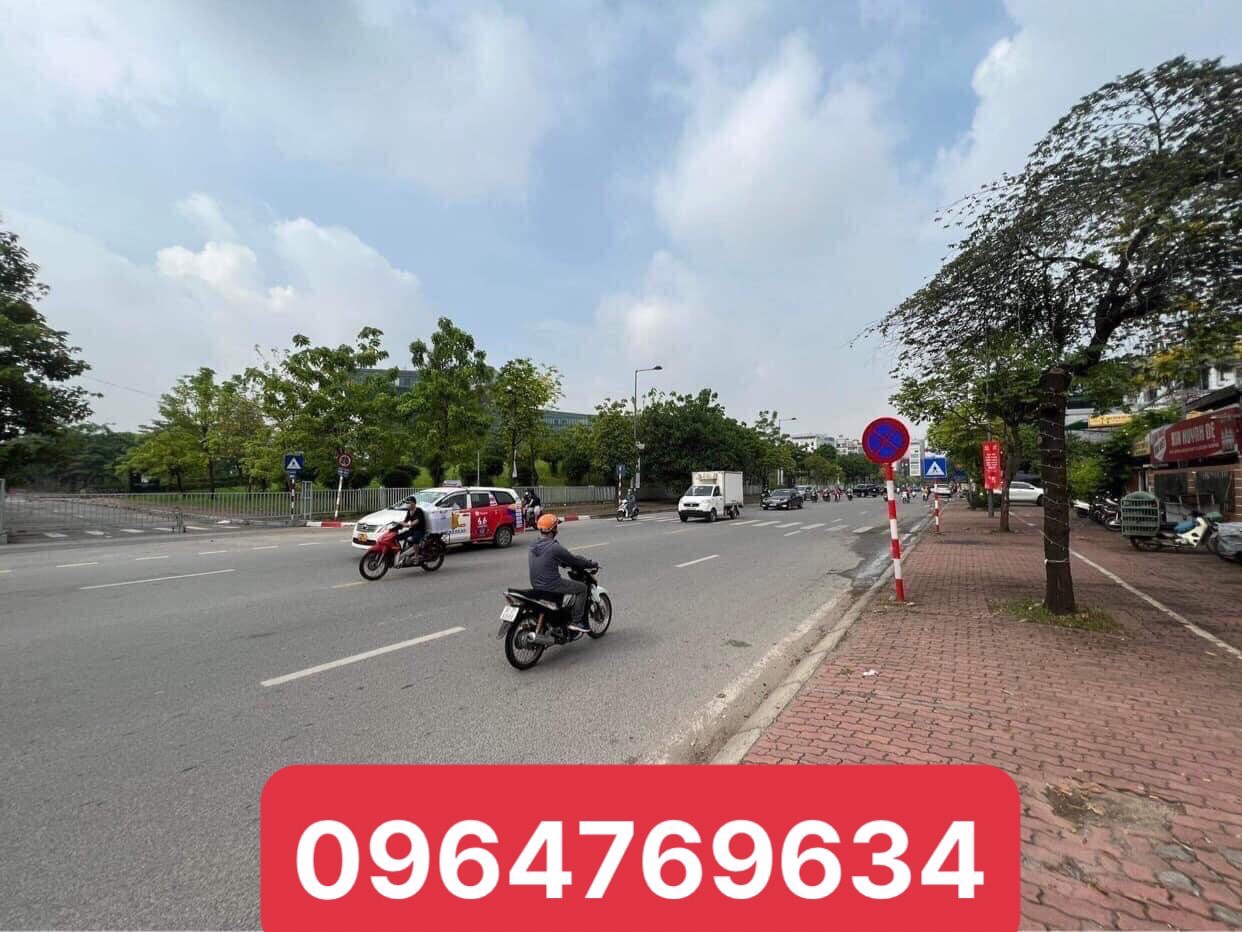 CC bán nhà Phân lô Trung yên 9. DT 92m x 6T. Giá 16,3 tỷ. 0964769634
 13354586