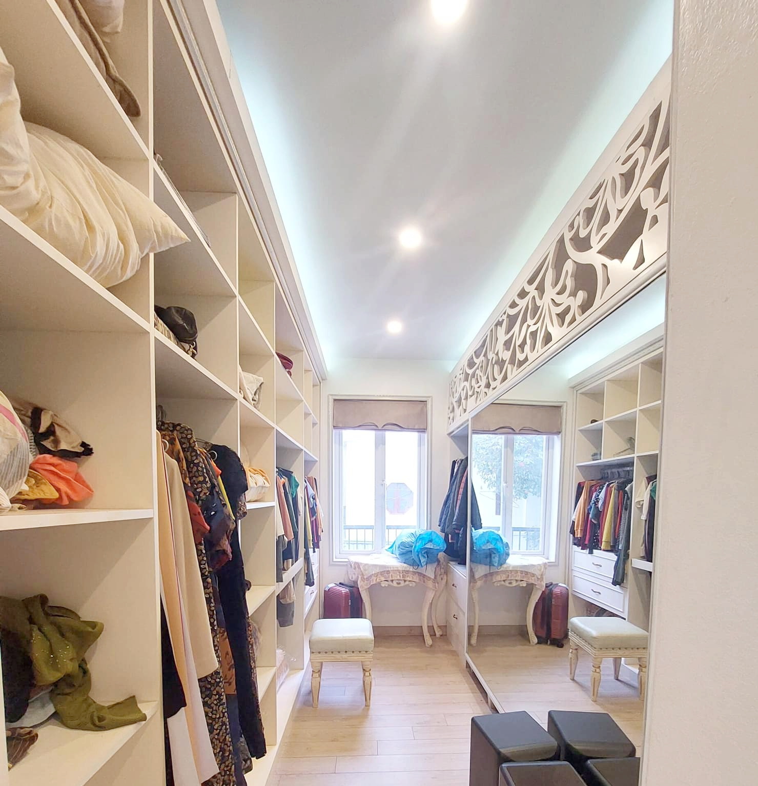 Bán nhà Long Biên 220m Biệt thự Sài Đồng tặng nội thất ở ngay Giá rẻ nhất khu vực 13361180