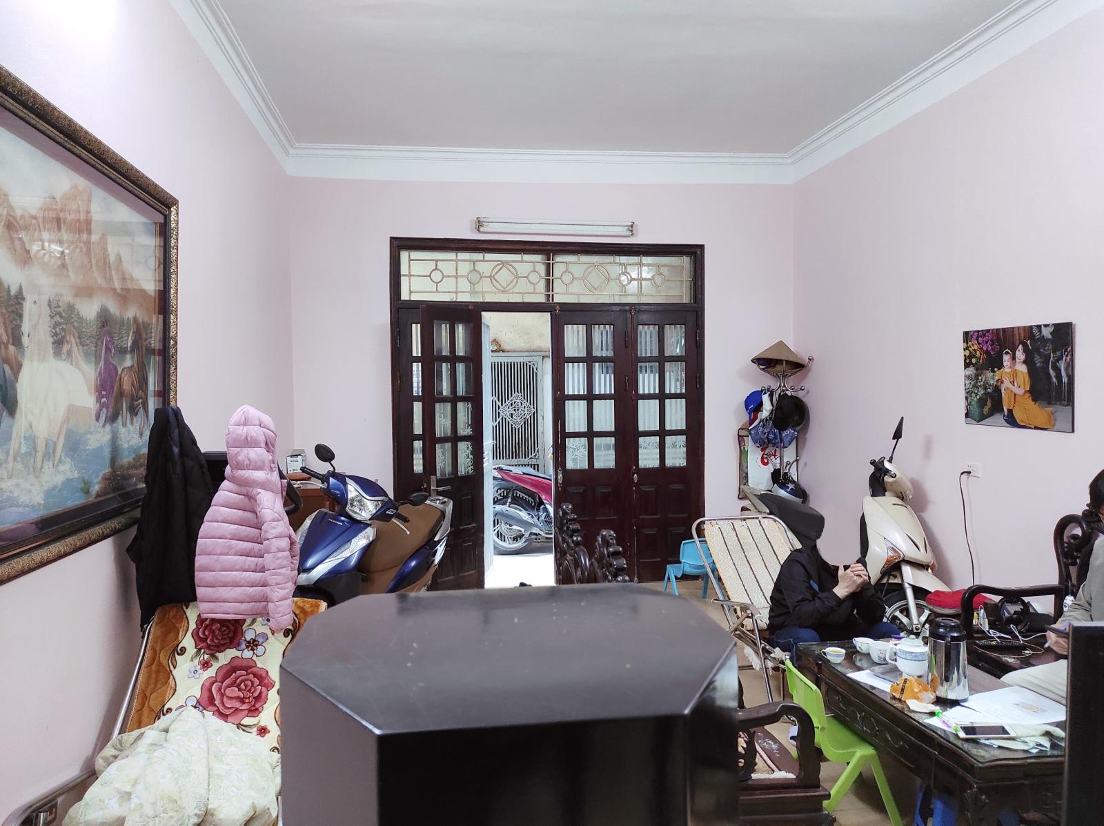 Bán nhà 55m đường Trần Duy Hưng, Cầu Giấy, 2 thoáng, sát mặt phố 13390700