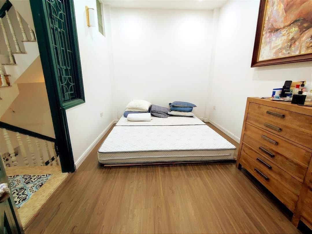 BÁN NHÀ LẠC LONG QUÂN –NGÕTHÔNG – 100MRA BÃI GỬI OTÔ 62M 4 TẦNG 6.5TỶ 13396412