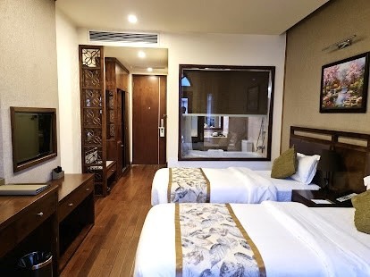 Bán nhà mặt phố Trần Nhật Duật, Hoàn Kiếm 64mx 10PN, KD khách sạn, Homestay, giá 38 tỷ. LH: 13397350