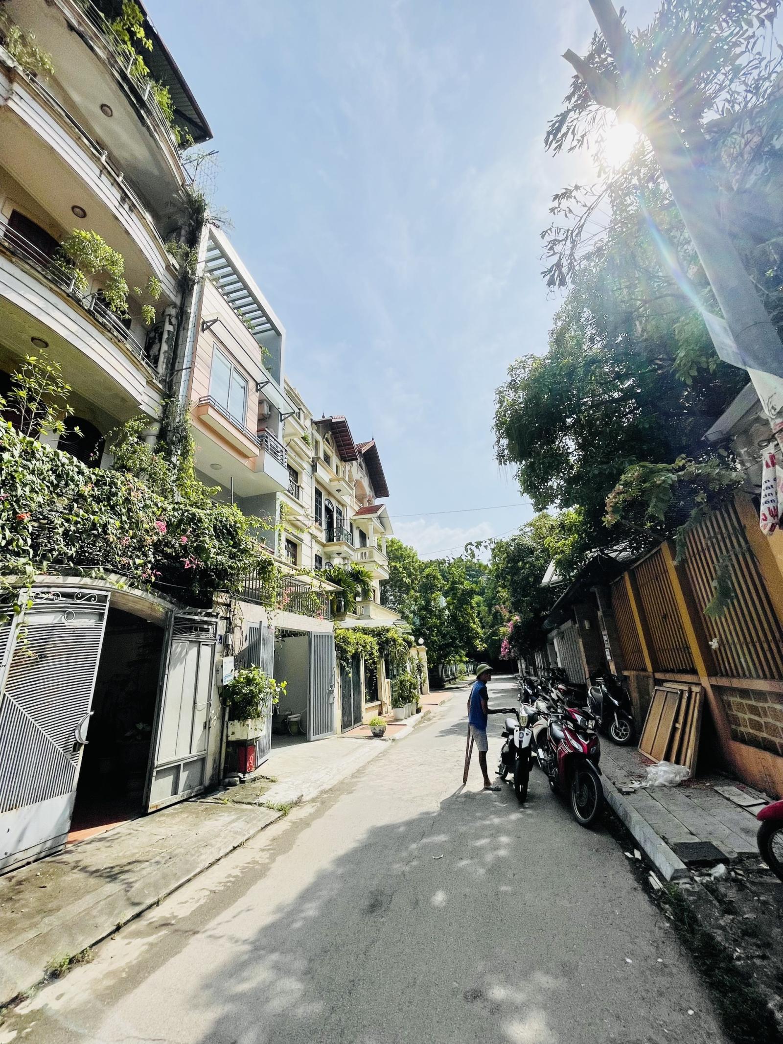 Bán nhà KĐT Định Công 95m 2 thoáng Phân lô Ô tô tránh Gara Vỉa hè Ở Văn phòng Giá tốt 13398205