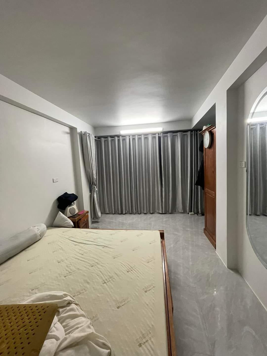 Bán nhà 26/30m2 6tầng mặt tiền 4m hơn 3tỷ mặt ngõ phố Trích Sài 0337628046 13403562