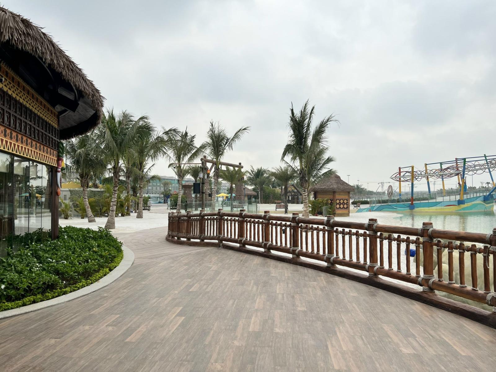 Cho thuê nhà hàng tại Vị trí đắc địa độc đáo nằm trong công viên Royal Wave Park 13407441