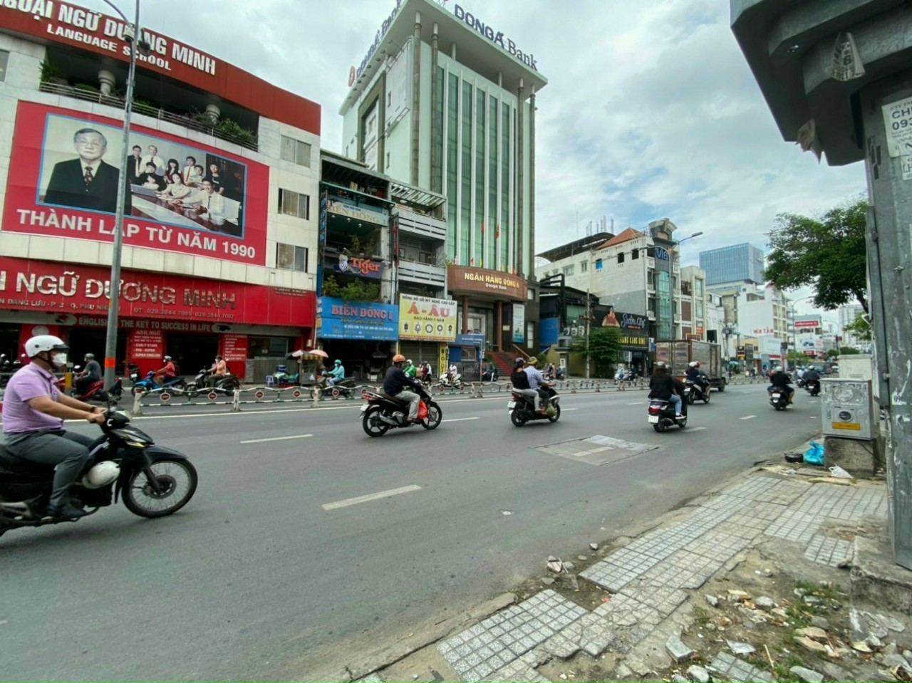  MẶT TIỀN 130B PHAN ĐĂNG LƯU, Q. PHÚ NHUẬN 13416635