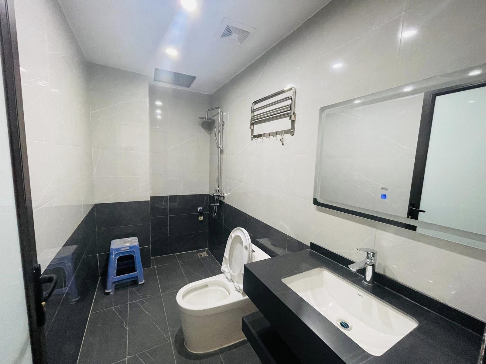 BÁN NHÀ HOÀNG QUỐC VIÊT ,NGÕ THÔNG,BA GÁC ĐUA, NHÀ MỚI Ở NGAY 59M 4 TẦNG 7.2 TỶ 13416874