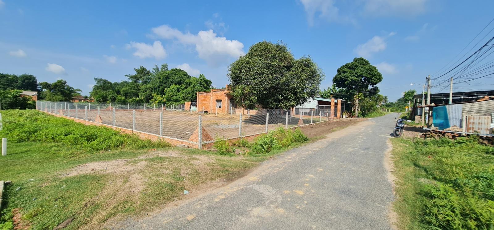 CÀN BÁN GẤP MIÊNG ĐẤT TẠI LỘC TRÁT, GIA LỘC, TRẢNG BÀNG, TÂY NINH.
MẶT TIỀN ĐƯỜNG NHỰA 6M 13422146