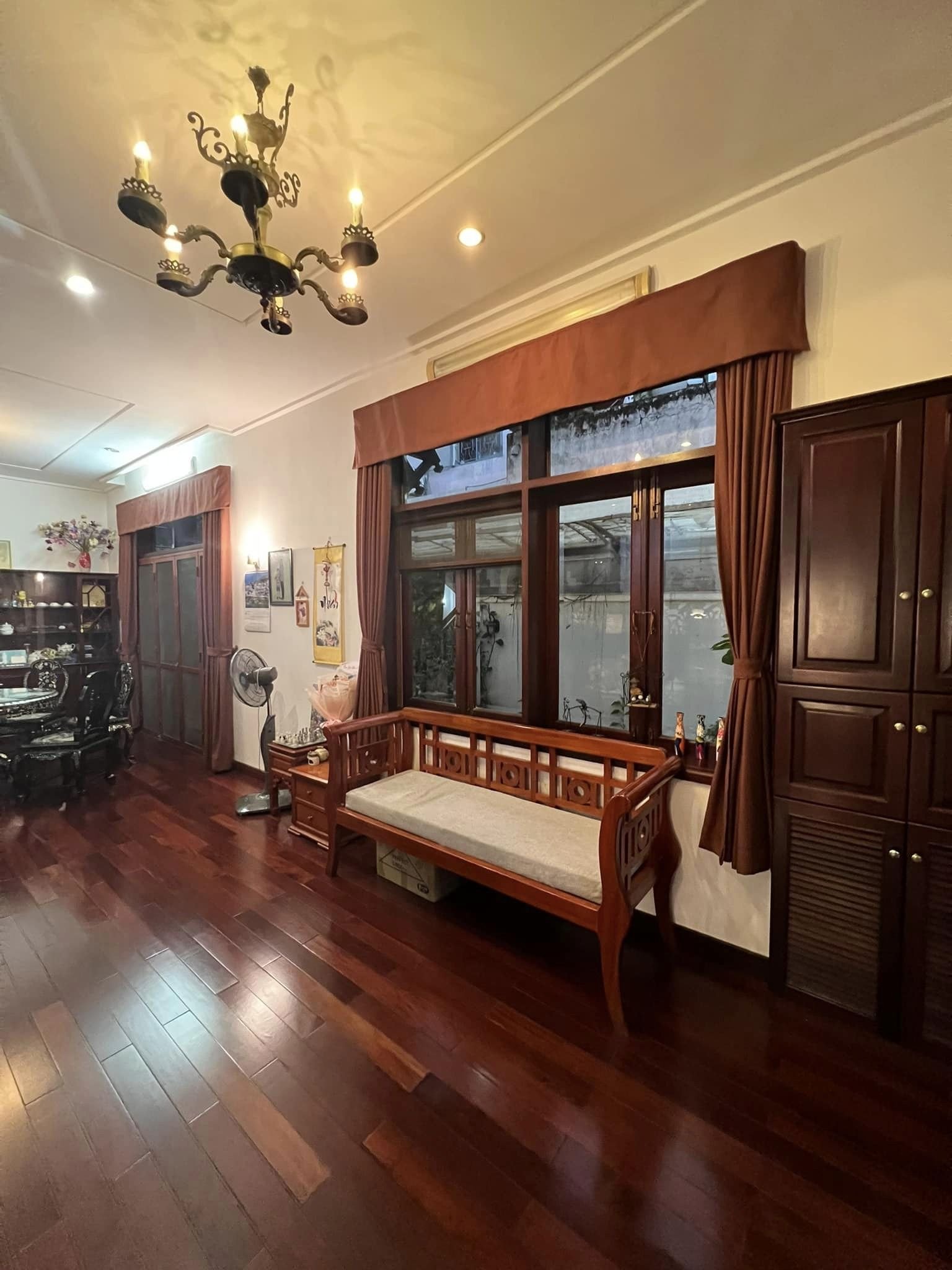 Bán gấp khu Biệt thự Víp Phổ Quang, Tân Bình, 200m2, ngang 10m, 3 tầng mái thái, 45 tỷ. 13424527