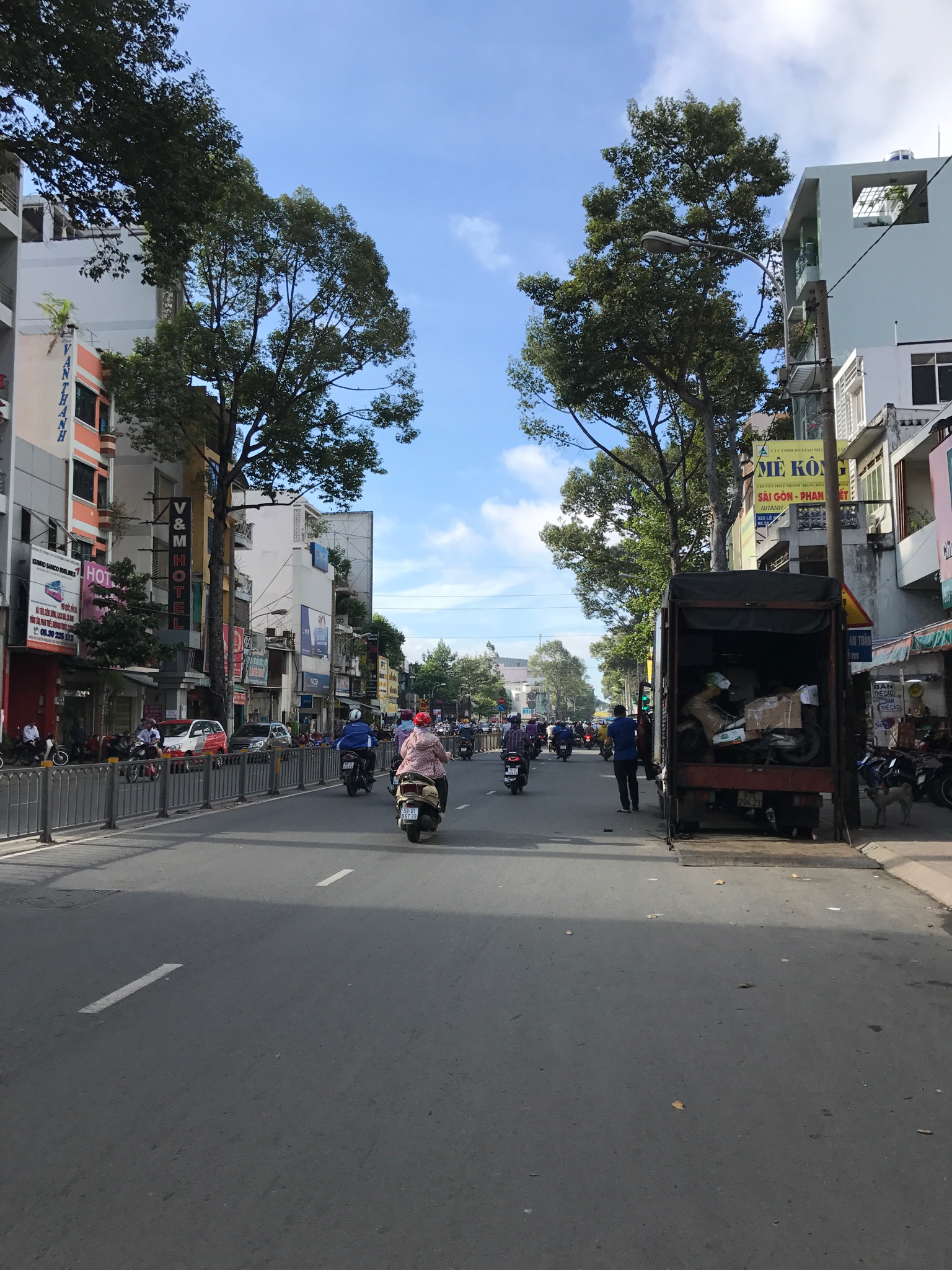 Bán nhà góc hai mặt tiền đường lớn Hai Bà Trưng - Nguyễn Đình Chiểu, Đa Kao, Quận 1.
 13430428