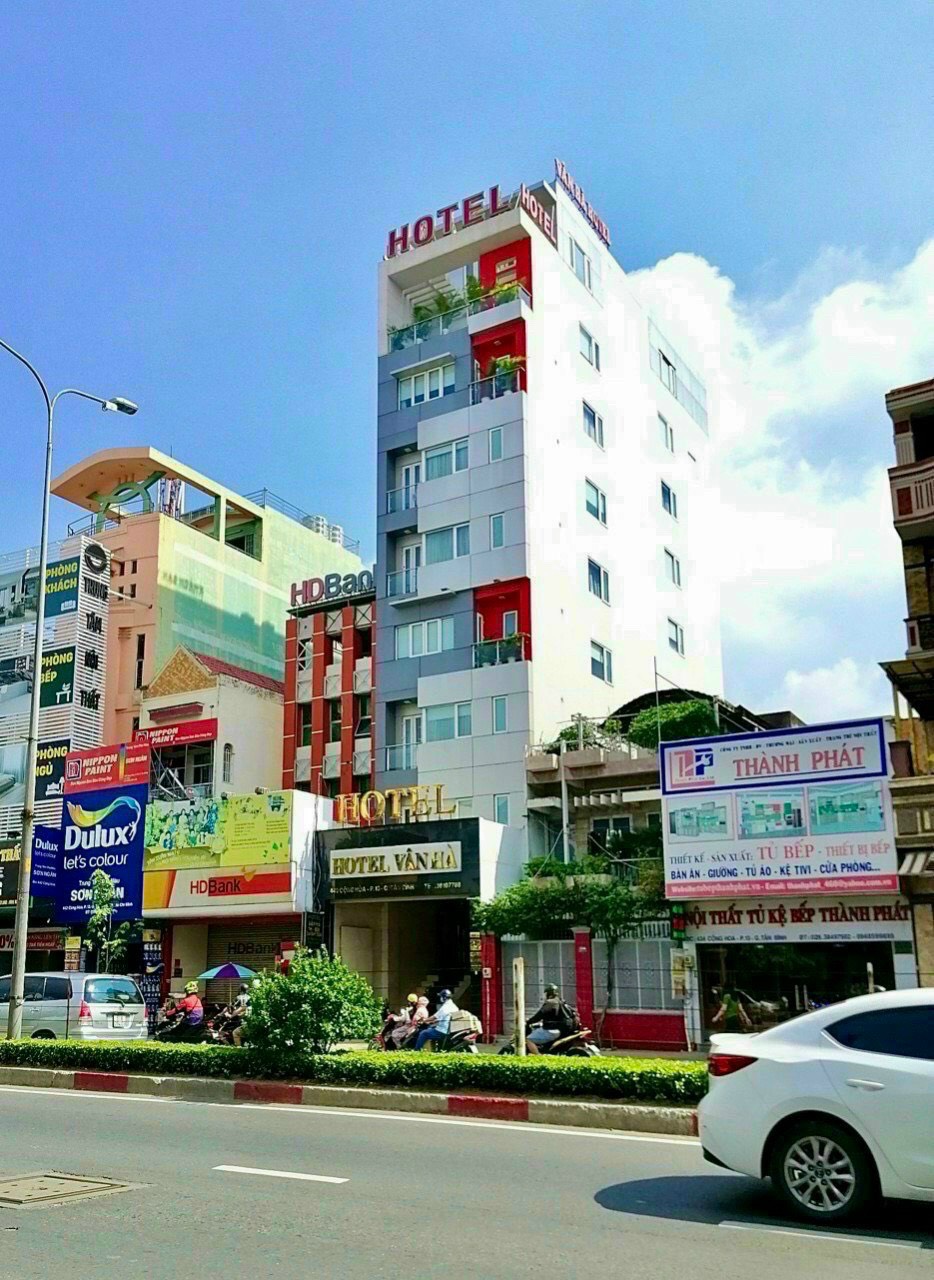 Bán Khách Sạn Bà Huyện Thanh Quan, P6, Quận 3. DTCN : 219m2 – 49 Phòng
 13434472