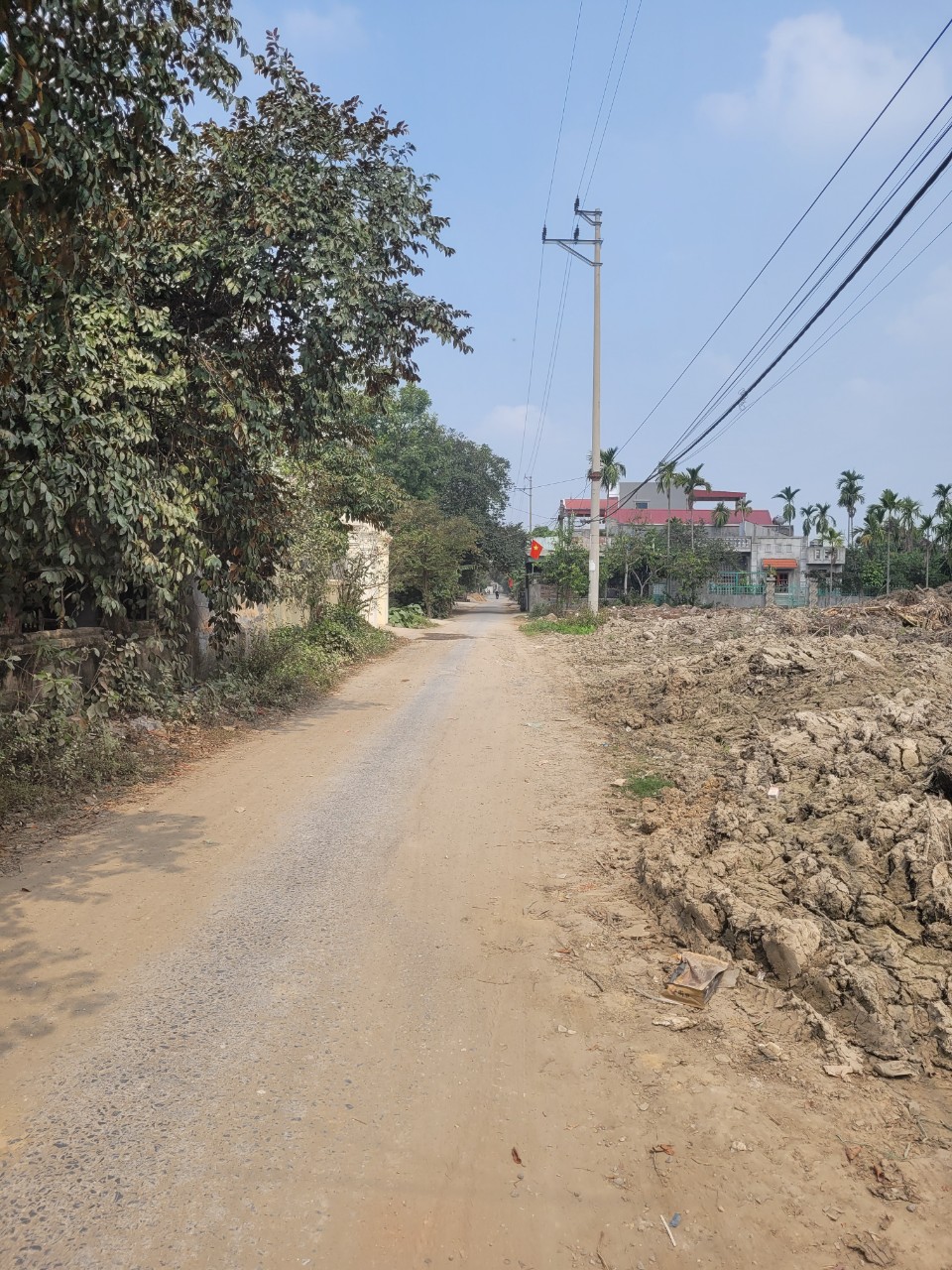 Bán đất ở mặt đường trục thôn 4 Bắc Sơn ,105 m2,2,3 ty 13435358
