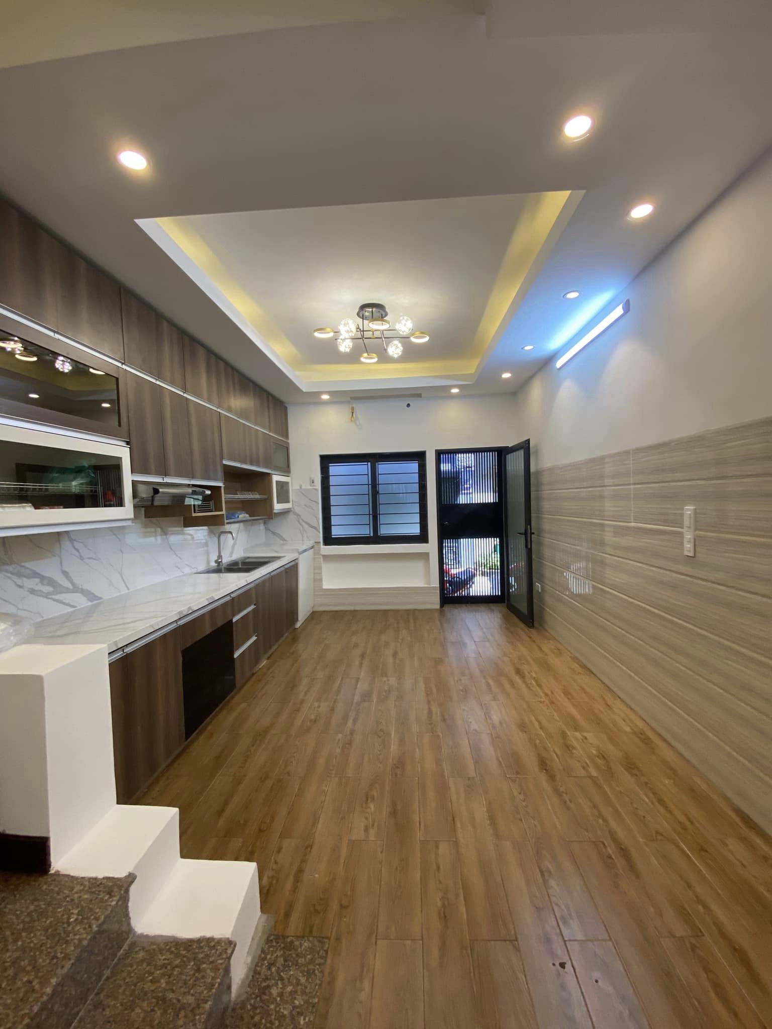 BÁN NHÀ  PHẠM VĂN ĐỒNG , GẦN PHỐ NGÕ RỘNG  ,THOÁNG SÁNG , TIỆN ÍCH VÔ VÀN 59M 4 TẦNG 7,1 TỶ 13439332