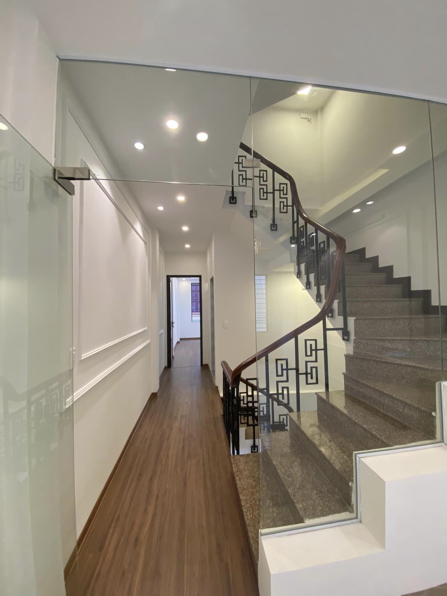 BÁN NHÀ  PHẠM VĂN ĐỒNG , GẦN PHỐ NGÕ RỘNG  ,THOÁNG SÁNG , TIỆN ÍCH VÔ VÀN 59M 4 TẦNG 7,1 TỶ 13439332