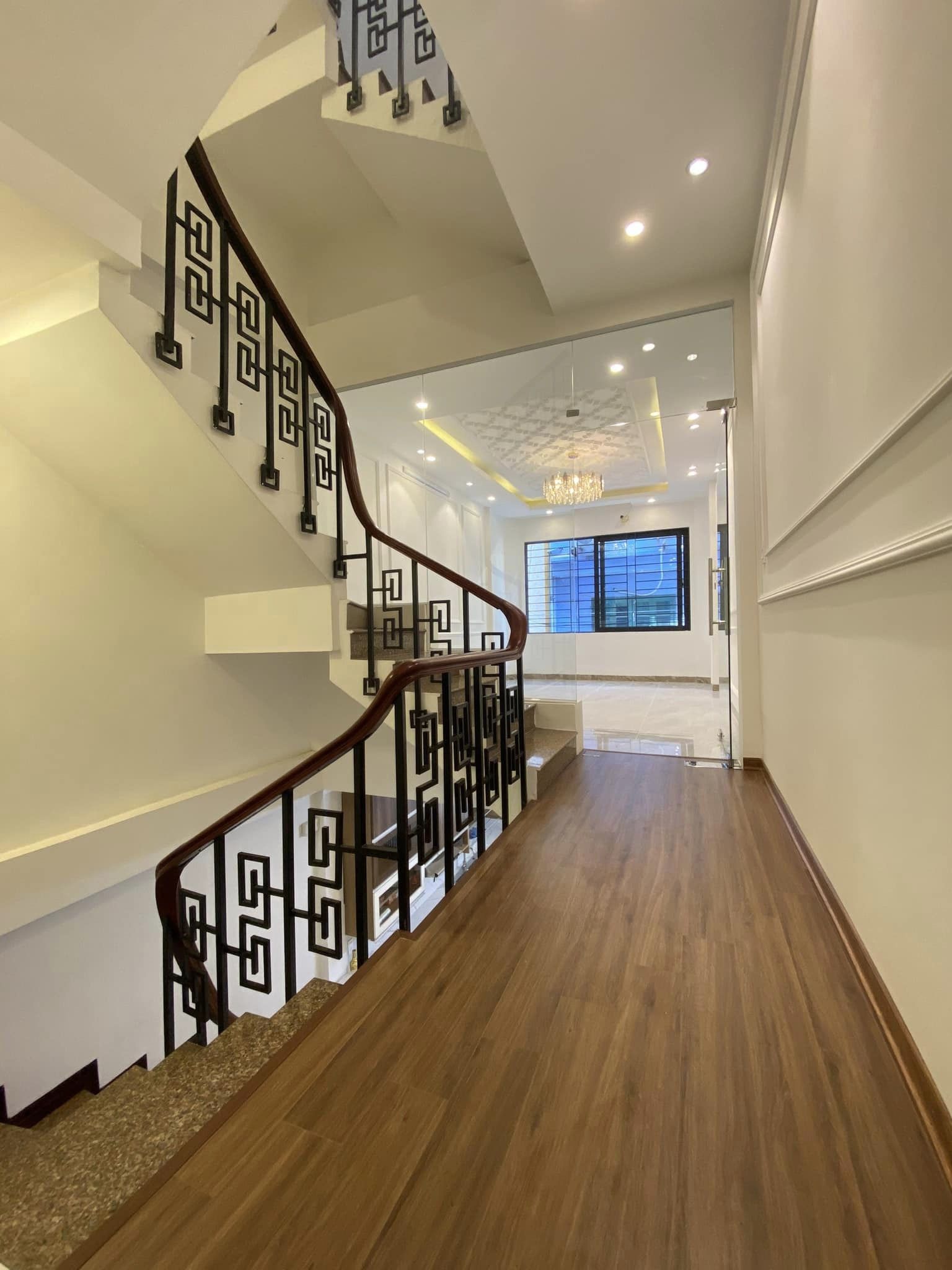 BÁN NHÀ  PHẠM VĂN ĐỒNG , GẦN PHỐ NGÕ RỘNG  ,THOÁNG SÁNG , TIỆN ÍCH VÔ VÀN 59M 4 TẦNG 7,1 TỶ 13439332