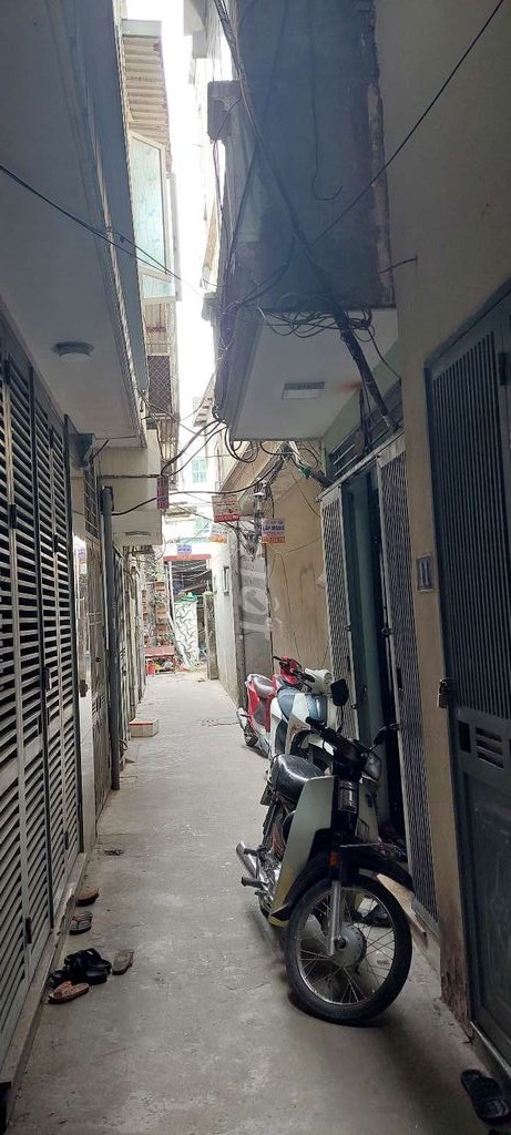 Chính chủ bán nhà 4 tầng 20m2, số 9 ngõ 180/79/3 Nam Dư, P Lĩnh Nam, Hoàng Mai, Hà Nội. 13441177