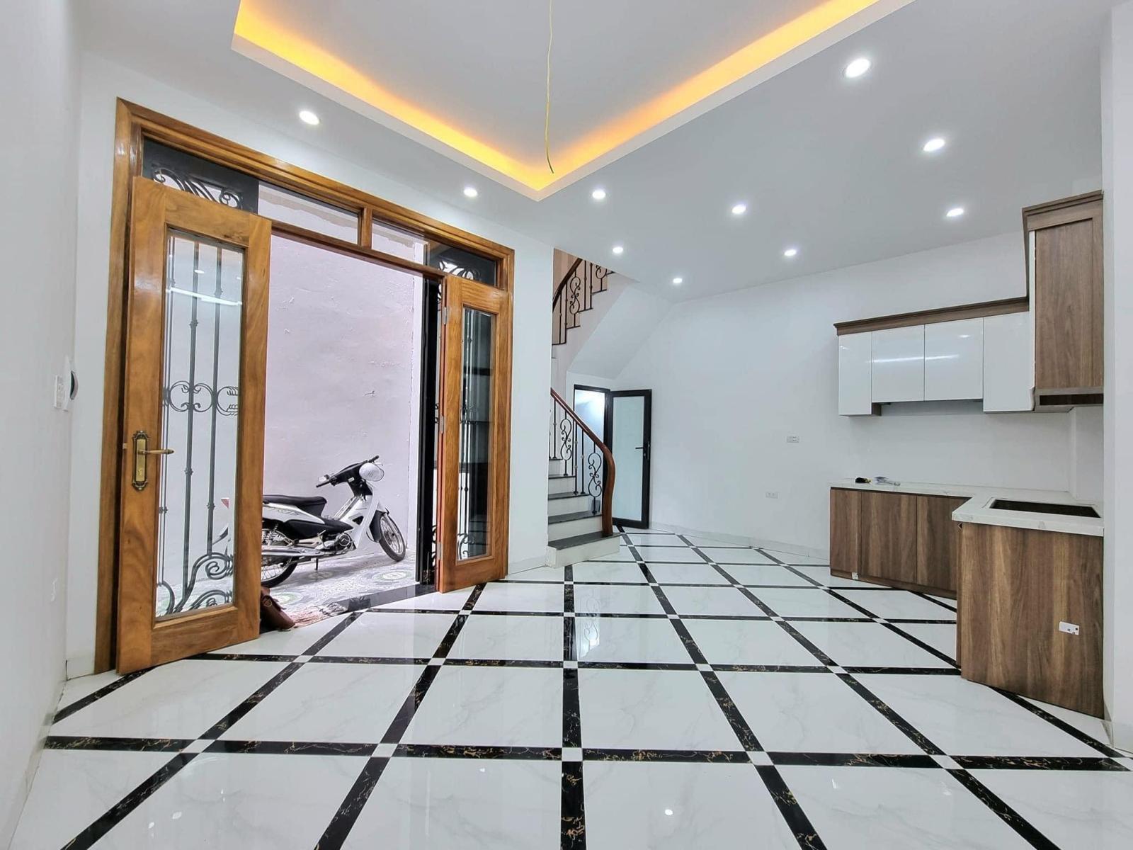 NGÕ 22 TÔN THẤT TÙNG - GẦN Ô TÔ -NHÀ MỚI CỨNG – ĐI BỘ RA BỆNH VIỆN ĐH Y 13444499