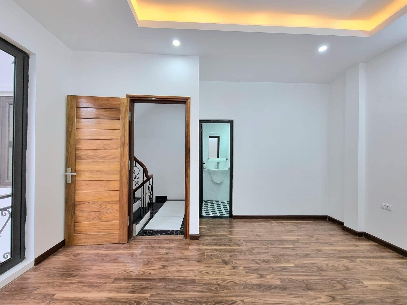 NGÕ 22 TÔN THẤT TÙNG - GẦN Ô TÔ -NHÀ MỚI CỨNG – ĐI BỘ RA BỆNH VIỆN ĐH Y 13444499