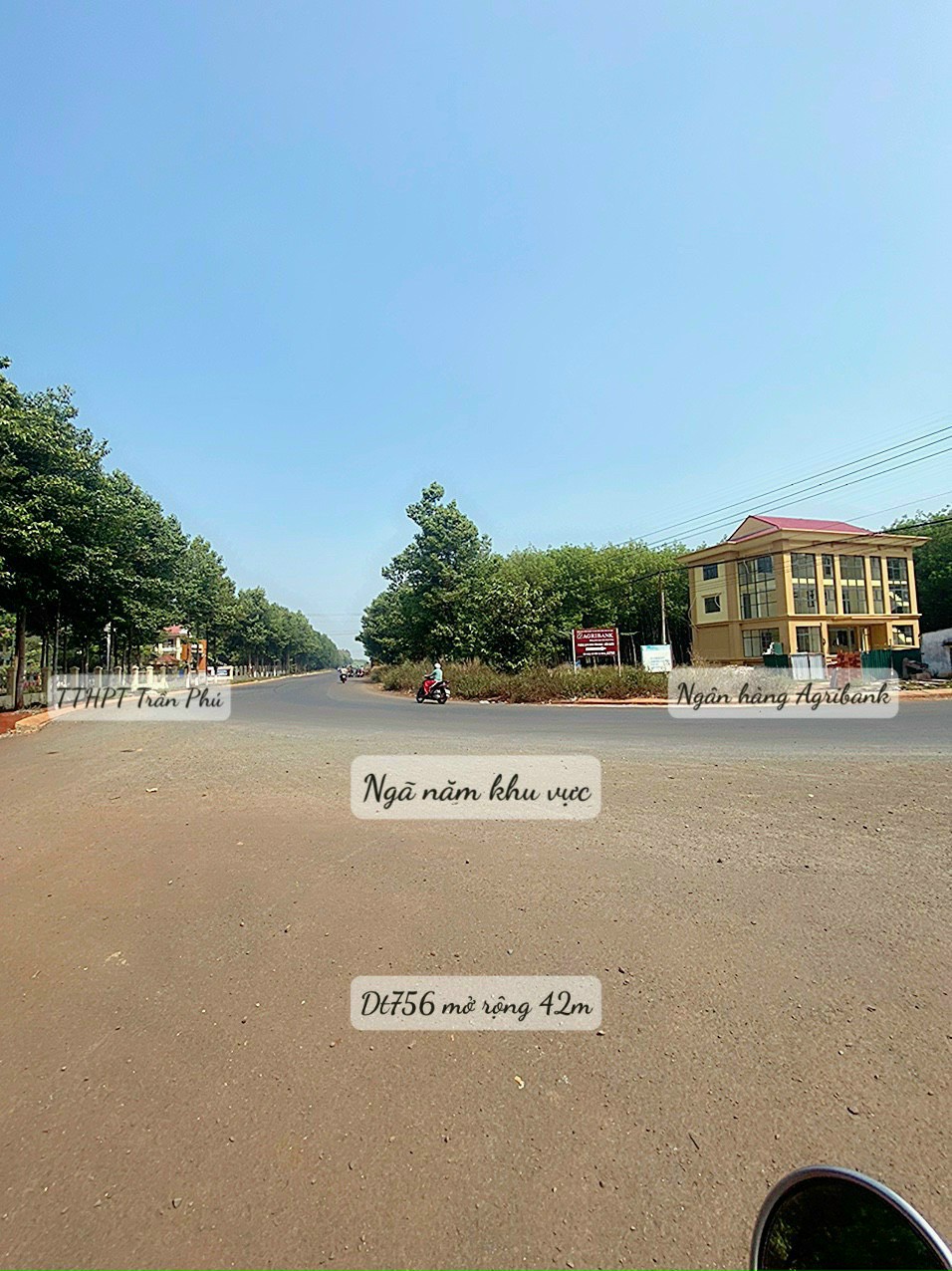 Cần bán gấp lô đất sổ sẵn ngay trung tâm Hớn Quản trả trước 200 triệu không lãi suất 13470116