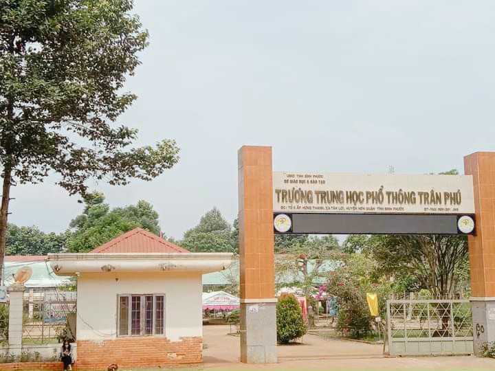 Cần bán gấp lô đất sổ sẵn ngay trung tâm Hớn Quản trả trước 200 triệu không lãi suất 13470116