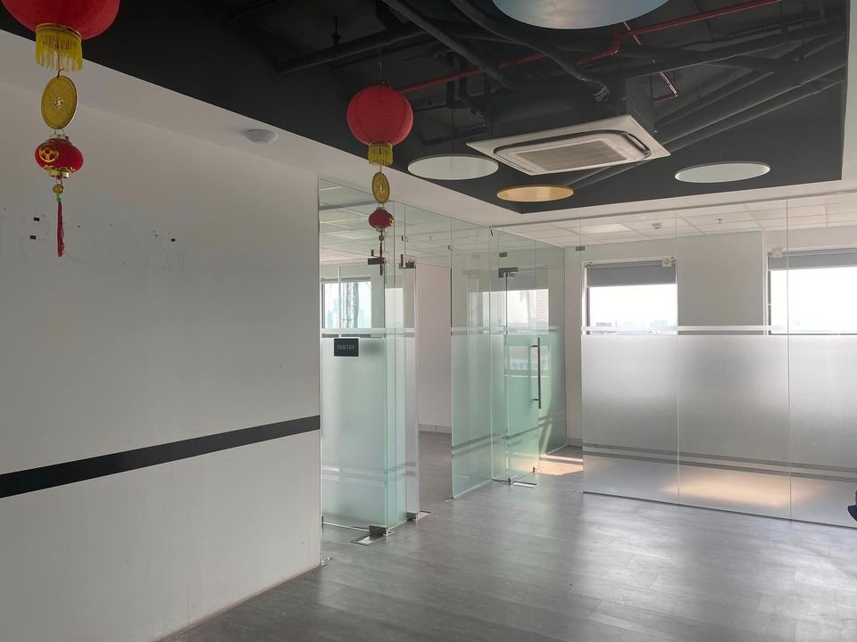 Cho thuê mặt bằng làm việc tầng 5 tại 35 A-B-C Núi Thành, Phường Hòa Thuận Đông, Hải Châu, Đà Nẵng 13473730