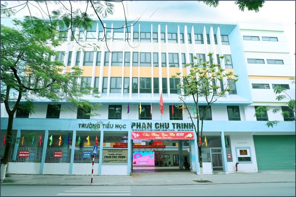 Bán gấp nhà mặt phố Phan Chu Trinh Hoàn Kiếm Hà Nội DT 160m2 giá 140 tỷ lô góc 3 thoáng 13484413