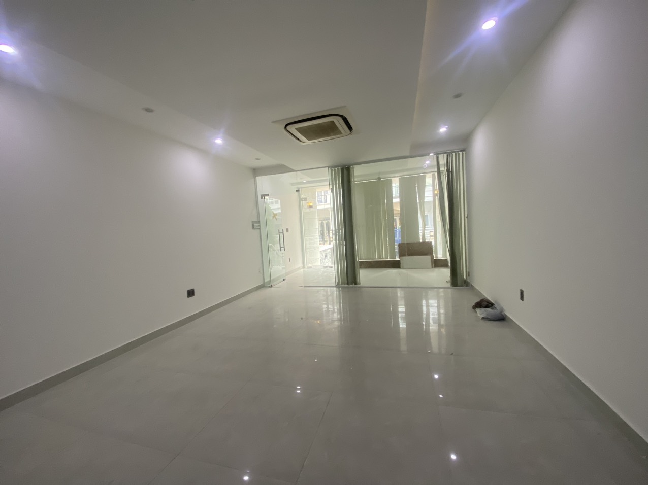 Cho thuê nhà phố văn phòng  Him Lam Kênh Tẻ giá 45T/tháng  13491127