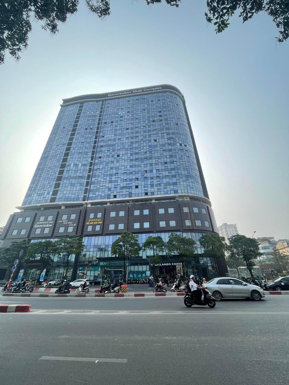 Bán căn hộ chung cư EuroWindow Trần Duy Hưng, DT 97m, 2 ngủ, full nội thất, nhà thoáng mát. 13492748