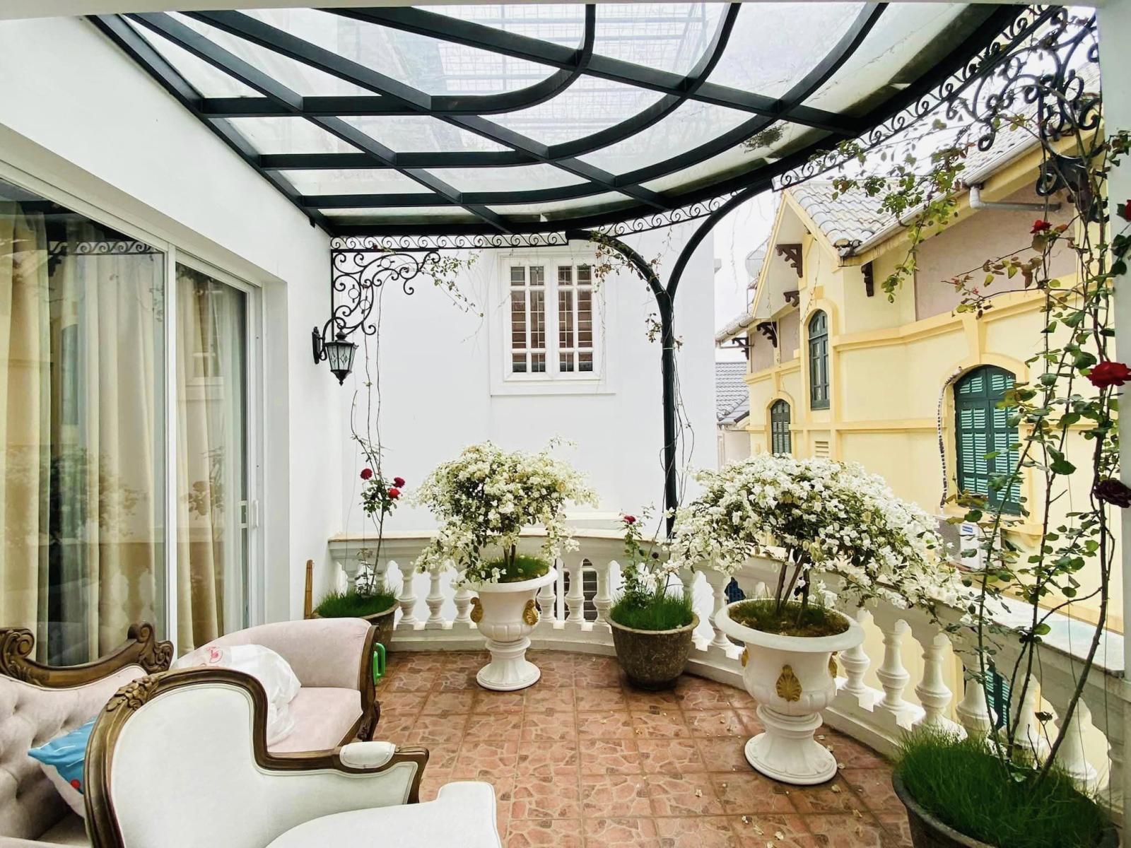 Bán biệt thự Đường Linh Đàm, Quận Hoàng Mai DT 275m2*5T MT13m Giá 105 tỷ Hà Nội 13510556