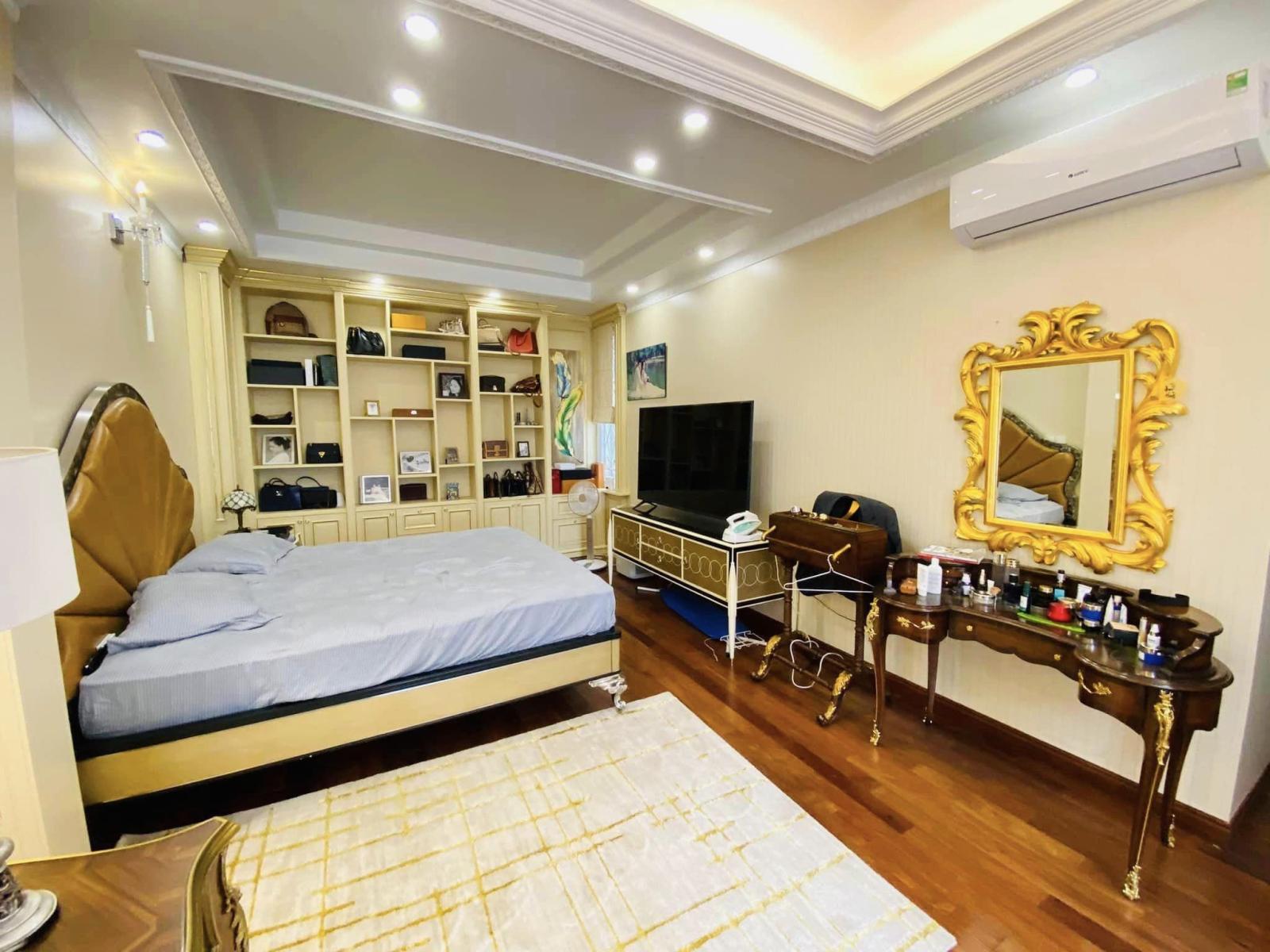 Bán biệt thự Đường Linh Đàm, Quận Hoàng Mai DT 275m2*5T MT13m Giá 105 tỷ Hà Nội 13510556