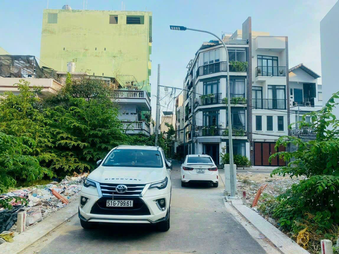 
Bán đất HXH 496/ Dương Quảng Hàm, P.6, GV: 4 x 15, giá 4,85 tỷ
 13511379