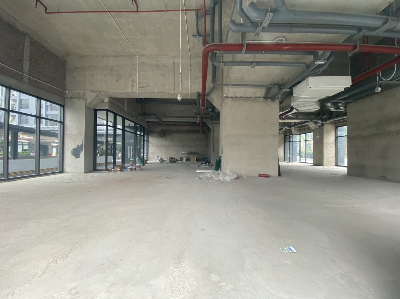 CHO THUÊ 330M2 MBKD CHÂN ĐẾ TẦNG 1 CHUNG CƯ MIPEC RUBIK 360 XUÂN THỦY-CẦU GIẤY 13513058