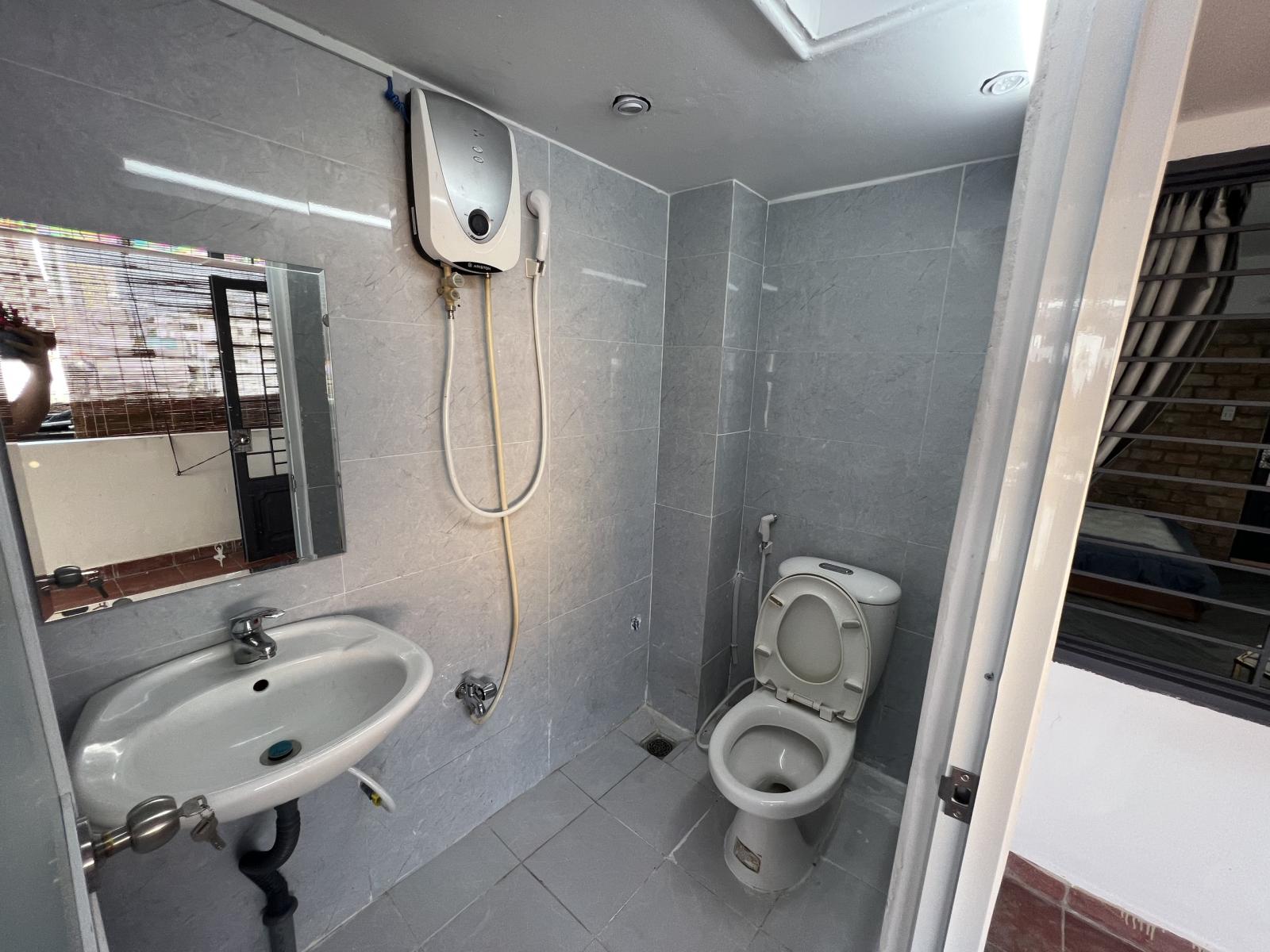 Bán Tòa Nhà CHDV ngang 20m x25m Ngay Công Viên Phần Mềm Quang Trung Quận 12. 13521574