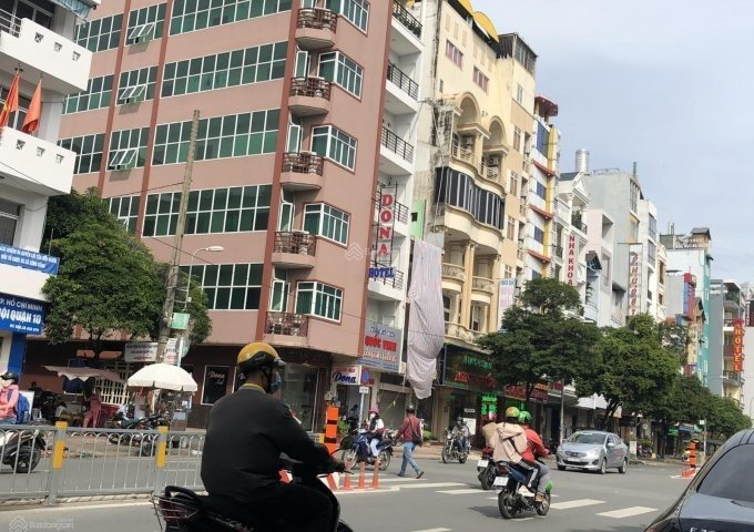 Cần bán khách sạn 7 tầng giá sốc 18 tỷ mặt tiền Cao Thắng, Phường 12, Quận 10, Hồ Chí Minh 13522089