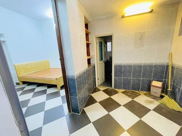 Chính chủ bán gấp nhà tập thể 42m tầng 1 đường Trần Bình Trọng , TP Thái Bình cạnh bến xe thành phố 13534421