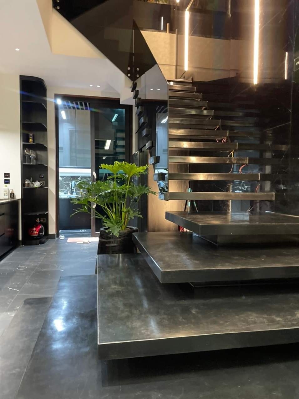 CCG Bán gấp mặt tiền Phạm Văn Hai đoạn đẹp nhất, DT: 4x17m, 4 tầng, giá: 17.2 tỷ, HĐT: 40tr/th 13535448