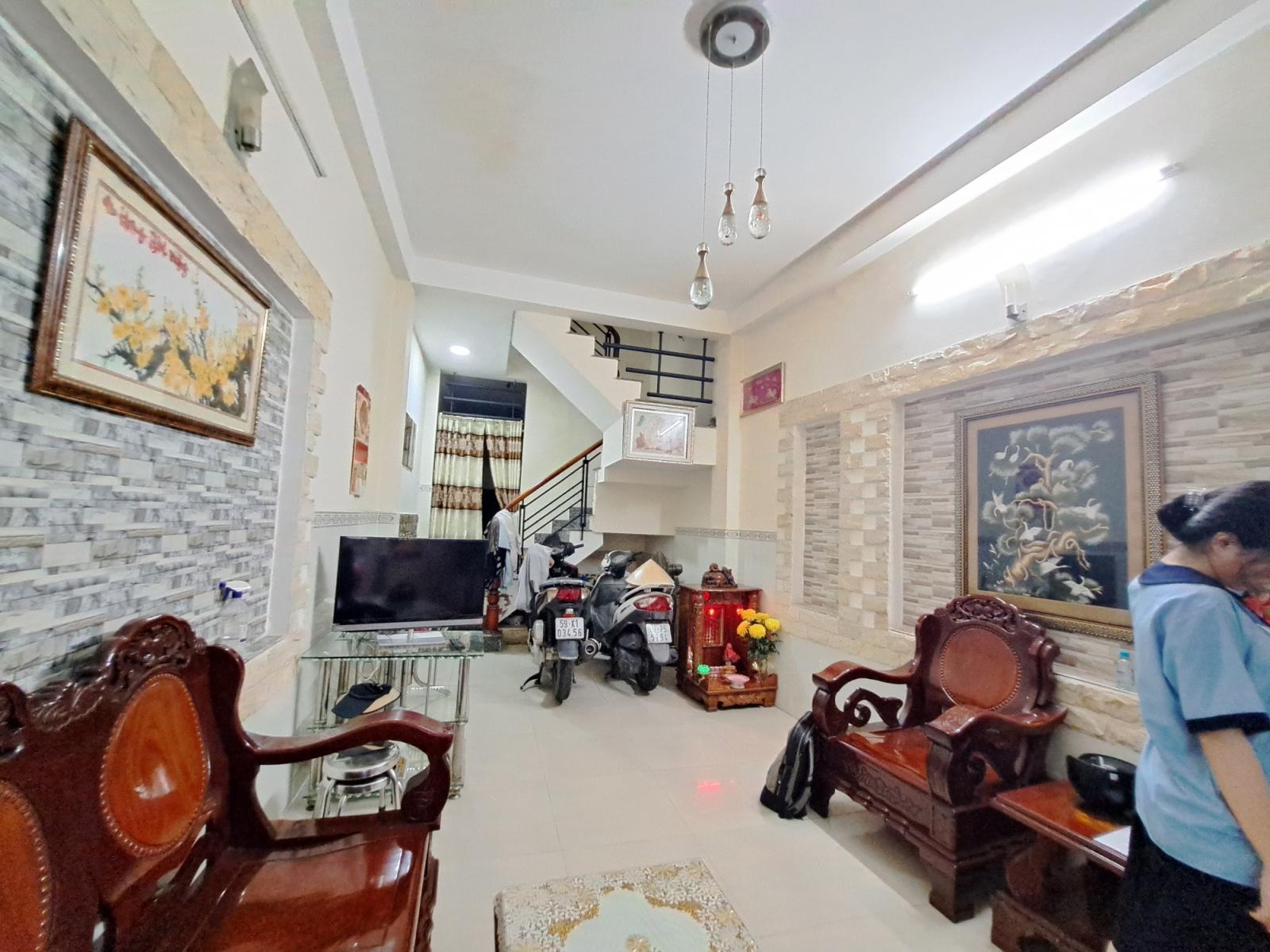 Bán nhà quận 3 hẻm xe hơi Lê Văn Sỹ kinh doanh 42m 5 tầng nhỉnh 6tỷ5 13542226