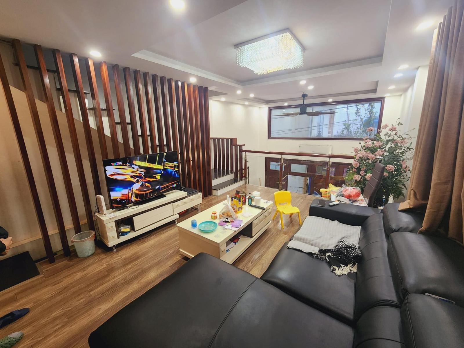 Nhà đẹp Ngọc Lâm-Long Biên, 50m x 5 tầng, ngõ ôtô thông Ngọc Lâm-Nguyễn Văn Cừ, cách cầu Chương 13544076