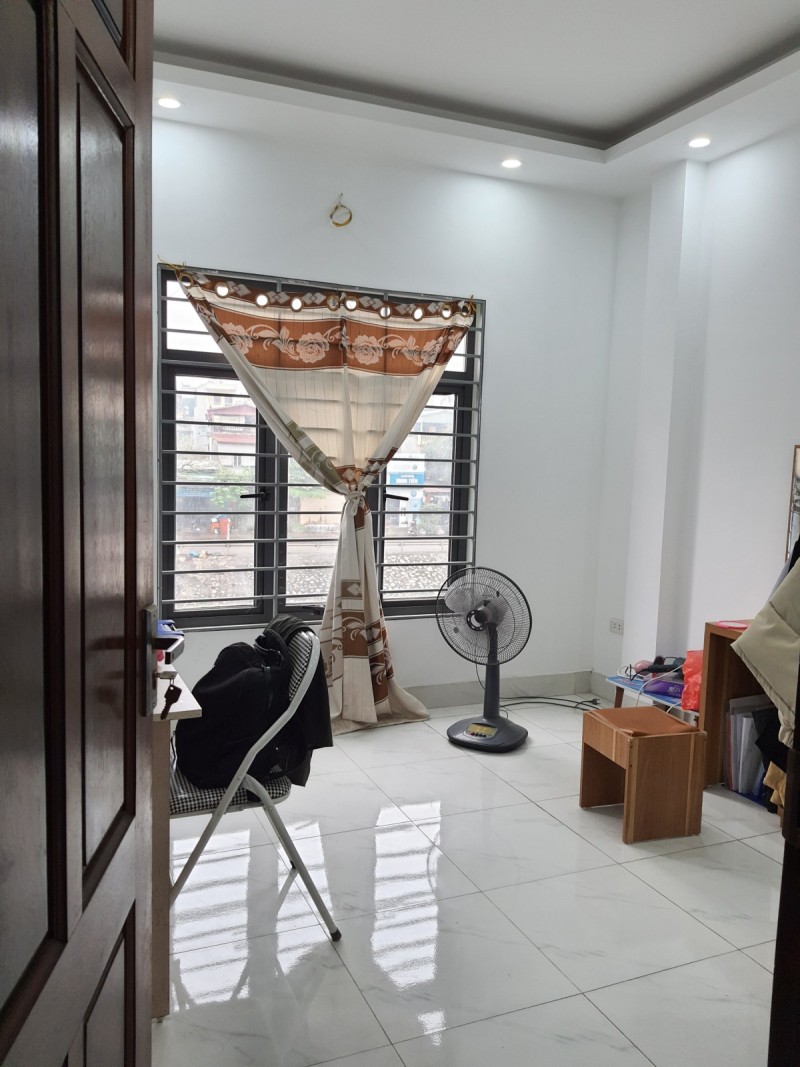 BÁN NHÀ ĐÊ LA THÀNH 40M2 X 4 TÀNG, NGÕ NÔNG, PHÂN LÔ 2 THOÁNG, 5 TỶ LH 0966037496 13549538