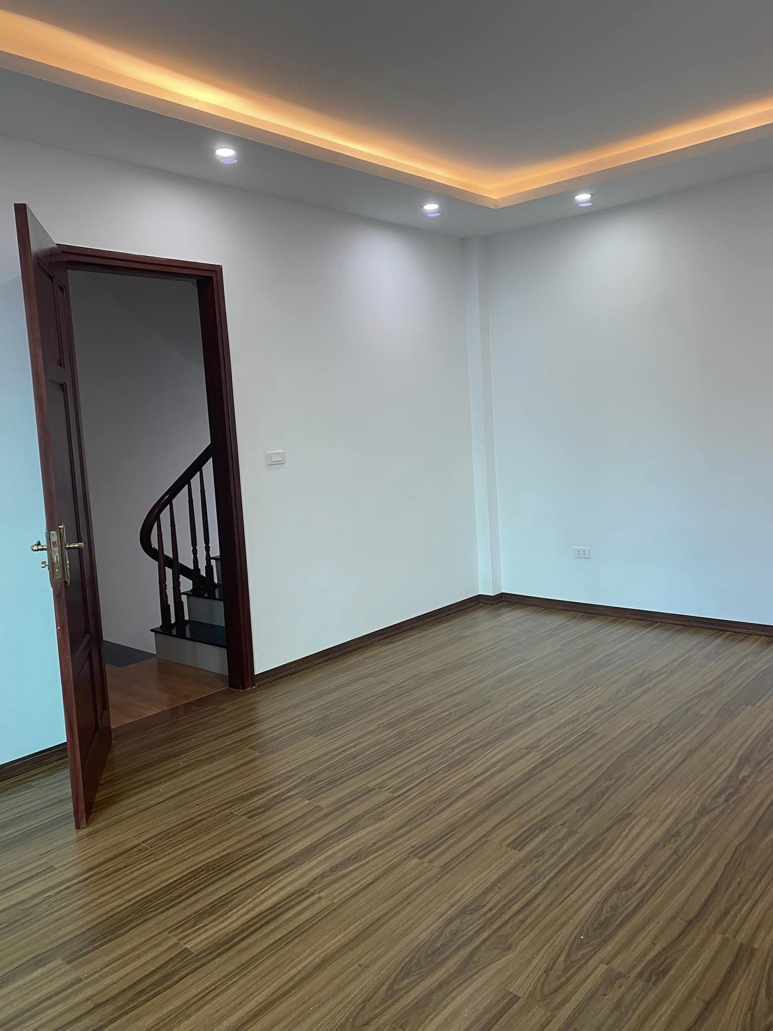 Bán Nhà Nguyễn Văn Linh, Phường Phúc Đồng, Long Biên 5T, 40m2, chỉ 3,75 tỷ (ô tô 4 chỗ vào) 13550645