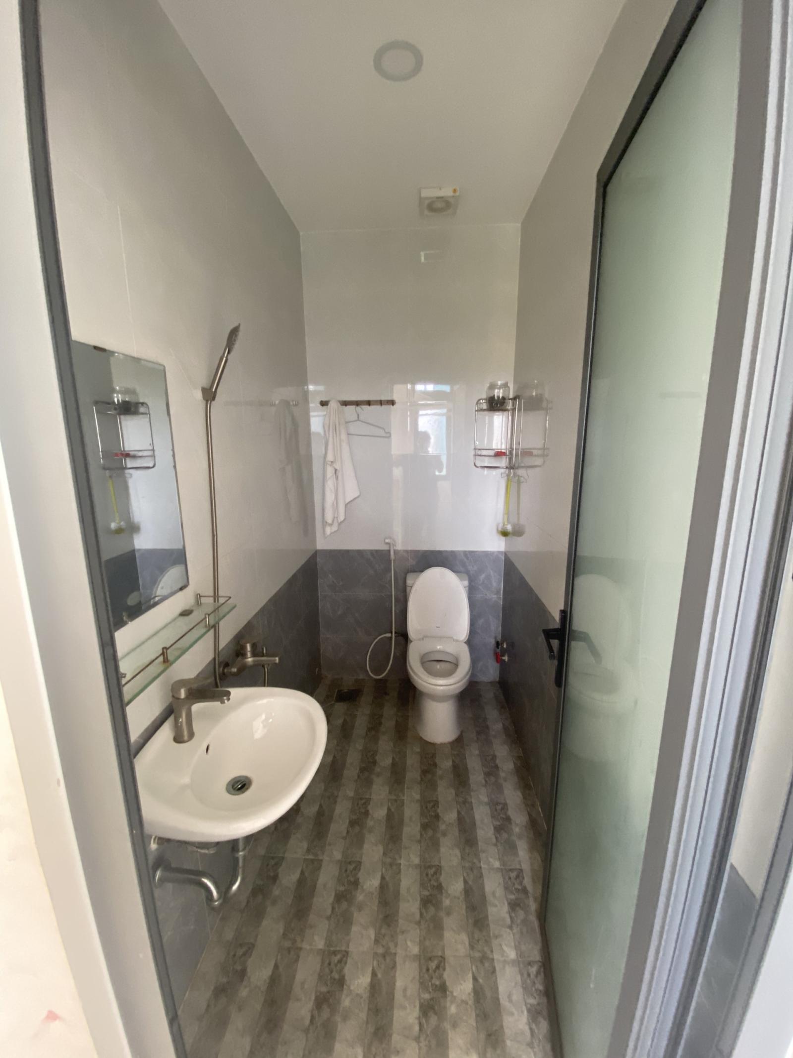 CHO THUÊ NHÀ NGUYÊN CĂN 2 MẶT TIỀN FUll NỘI THẤT PHƯỜNG PHÚ HỮU , TP.THỦ ĐỨC 13552286