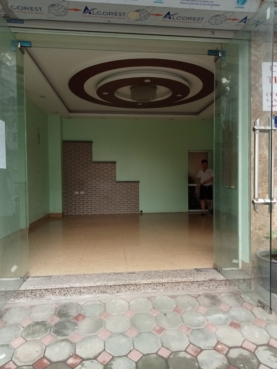 Chính chủ cần cho thuê mặt bằng tầng 1 tại số 8 Khu đấu giá A1,A2,A3 tổ 5 Cự Khối, Long Biên, Hà 13554252