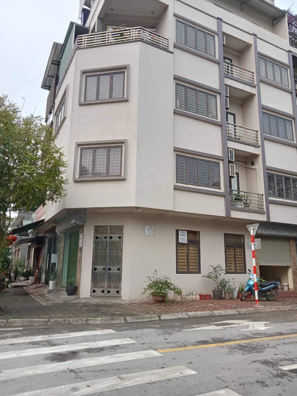 Chính chủ cần cho thuê mặt bằng tầng 1 tại số 8 Khu đấu giá A1,A2,A3 tổ 5 Cự Khối, Long Biên, Hà 13554275