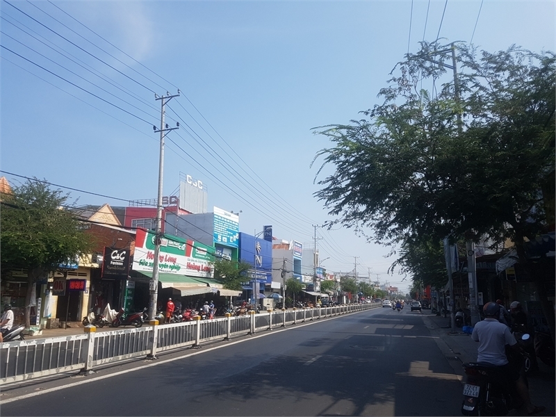 Cho thuê mặt bằng đường 30/4 ngang 8m, nhà đẹp trục đông đúc 13555855