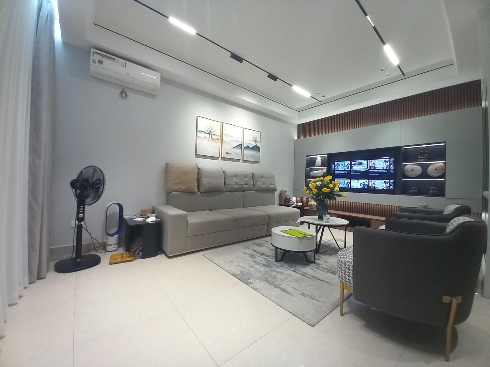 Nhà Nguyễn Hoàng Tôn-OTO TRÁNH - Kinh Doanh 67M 4tầng 8.3T 13556519