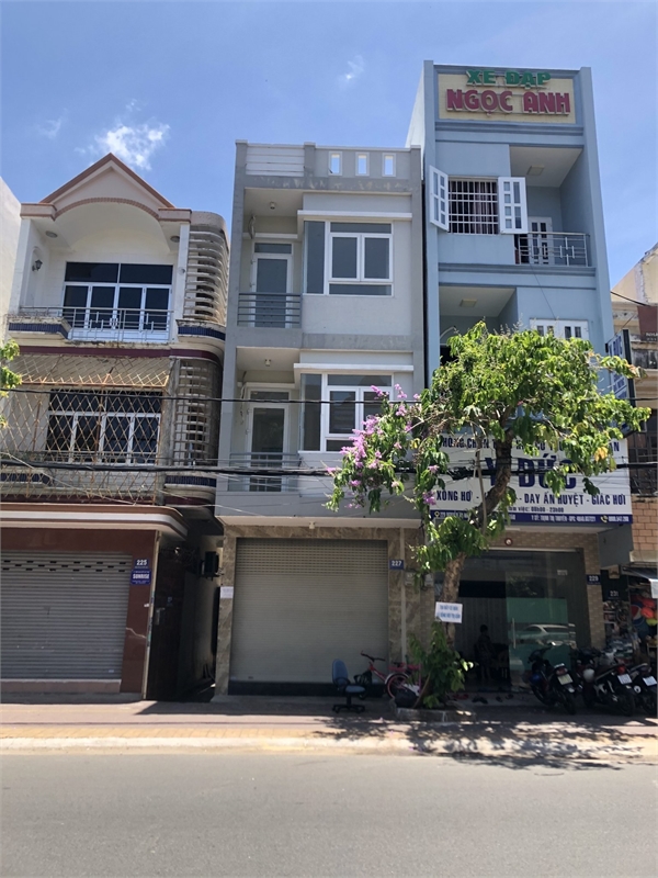 Cho thuê mặt bằng 1t2l đoạn ngã tư giếng nước đường Nguyễn An Ninh, TPVT 13561931